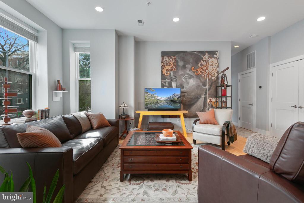 1300 Euclid St NW #4