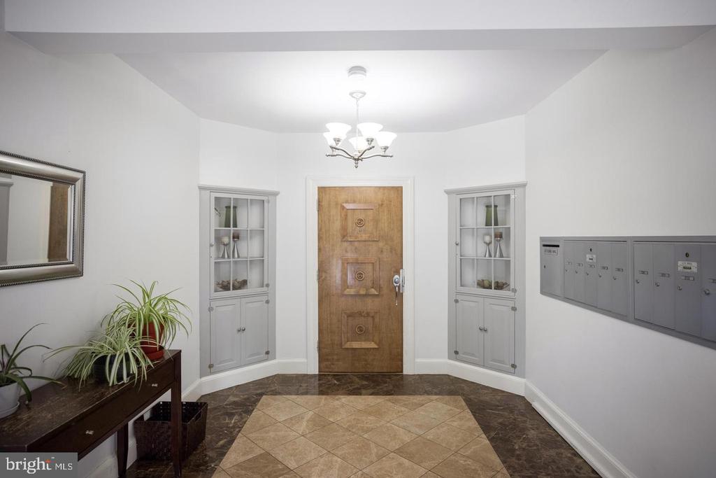 1810 CALIFORNIA ST NW #201