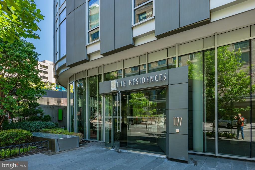 1177 22ND STREET NW Unit: 2E