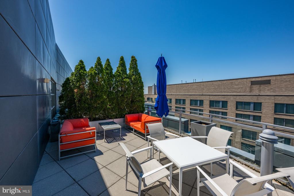 1177 22ND STREET NW Unit: 2E