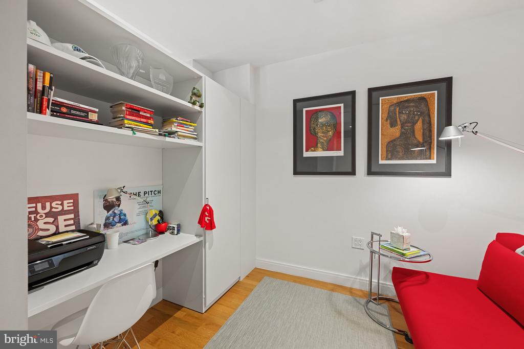 1177 22ND STREET NW Unit: 2E