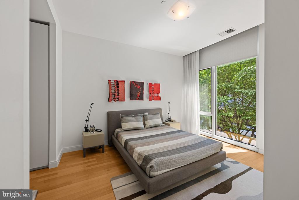1177 22ND STREET NW Unit: 2E