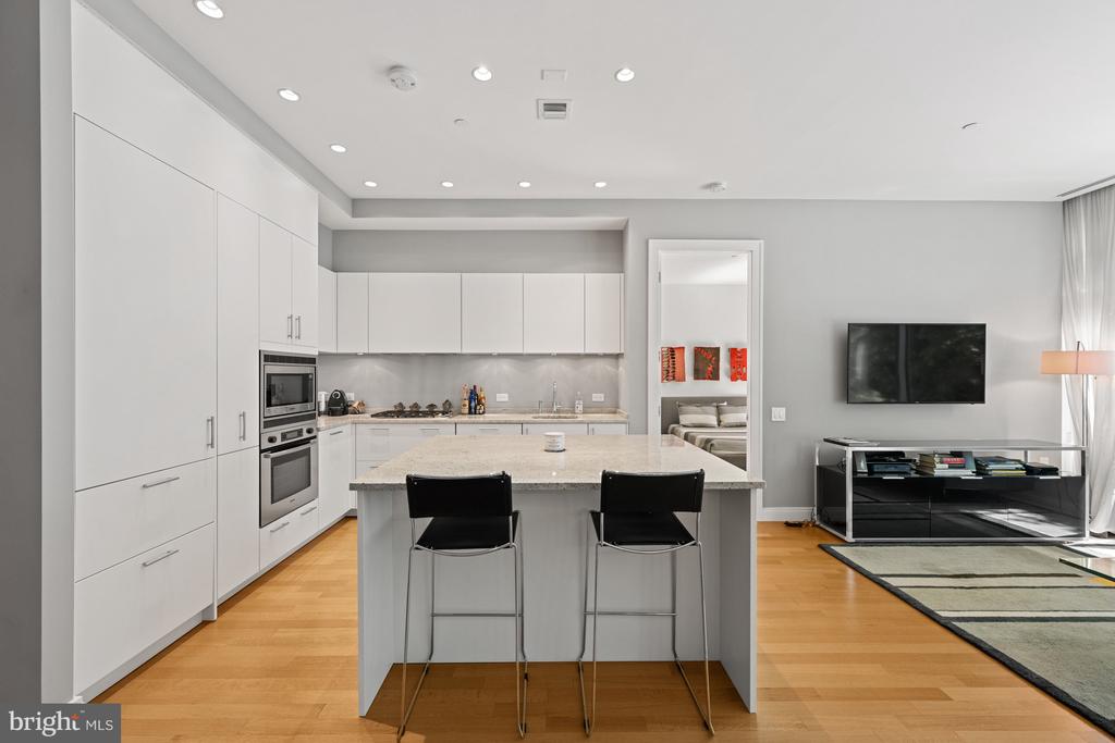 1177 22ND STREET NW Unit: 2E