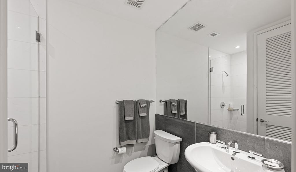 1177 22ND STREET NW Unit: 2E