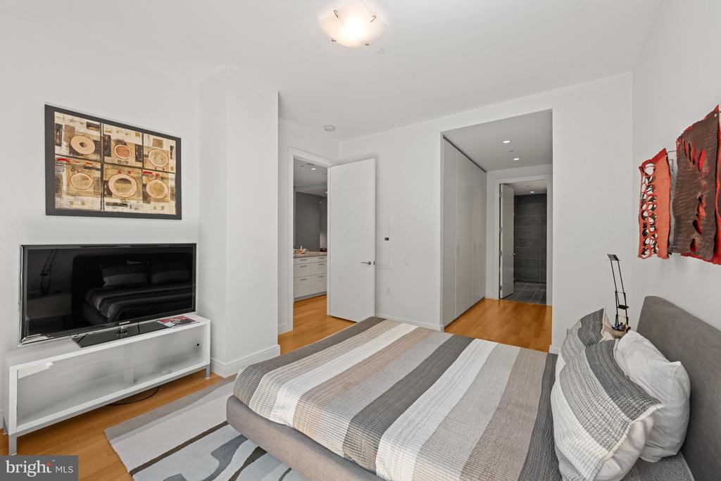 1177 22ND STREET NW Unit: 2E