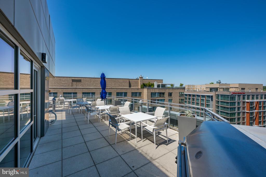 1177 22ND STREET NW Unit: 2E