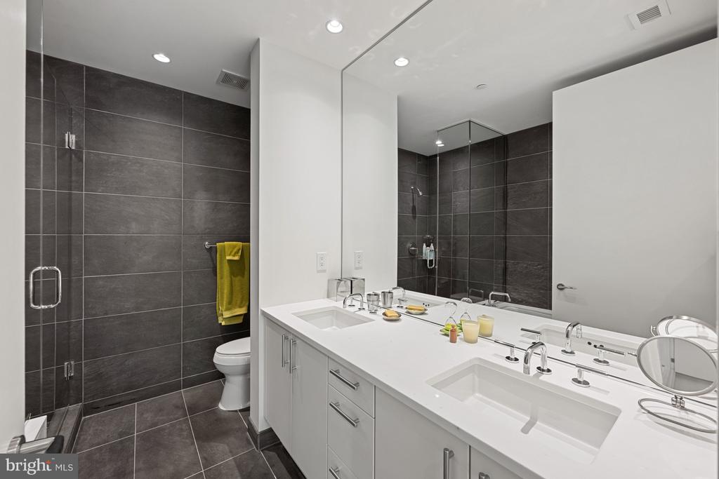 1177 22ND STREET NW Unit: 2E