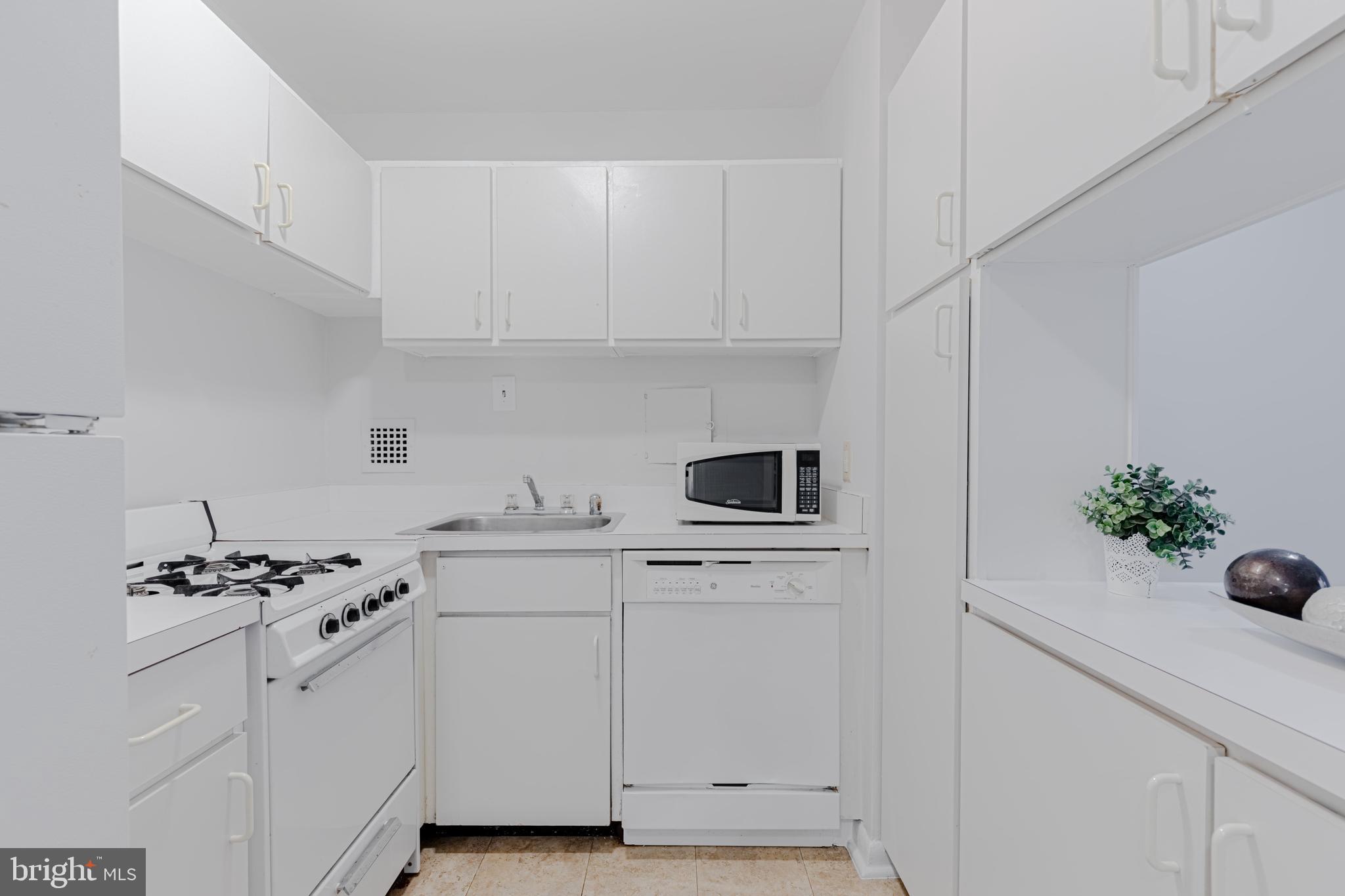 950 25TH STREET NW 327N