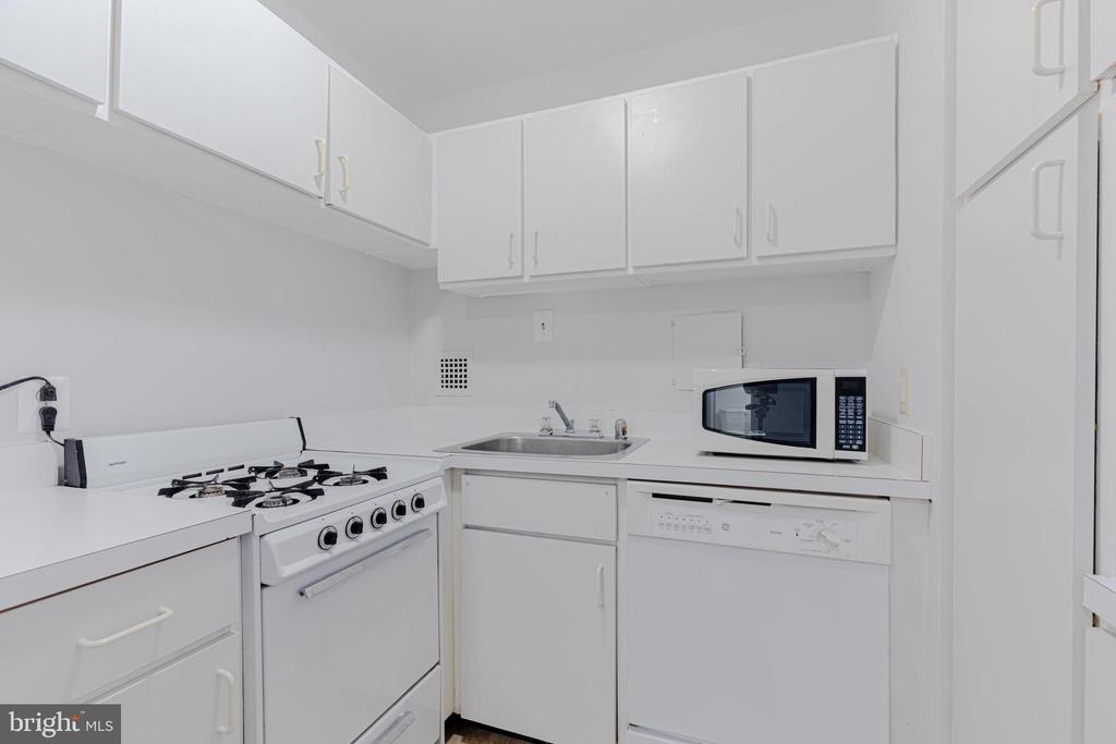 950 25TH STREET NW 327N