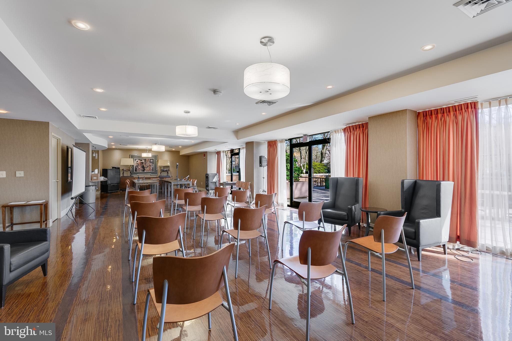 4620 N Park Ave #211e