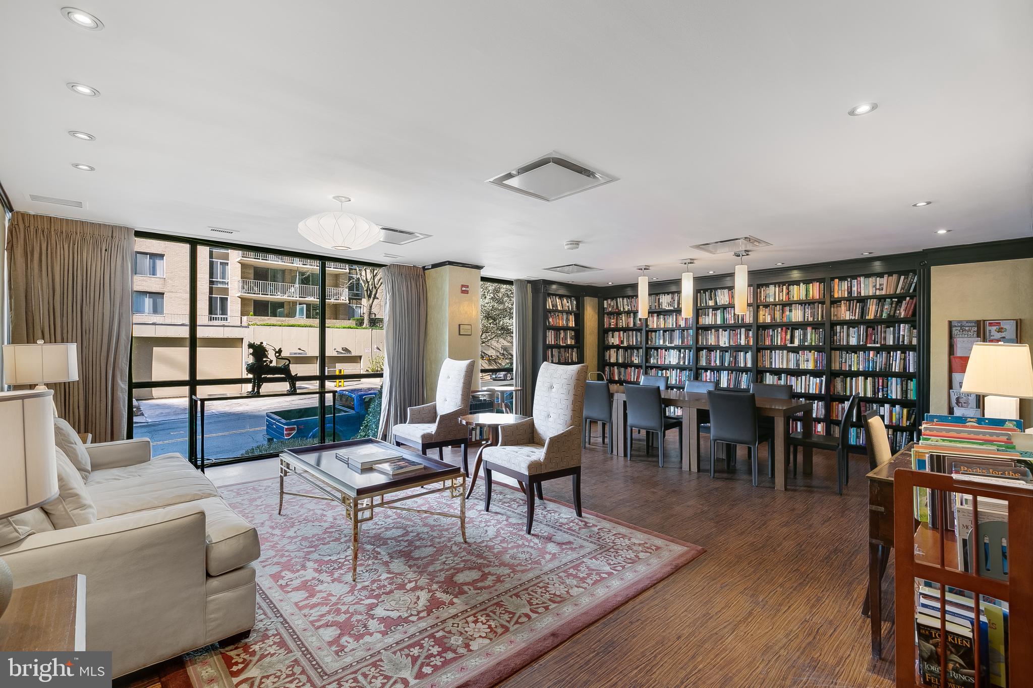 4620 N Park Ave #211e