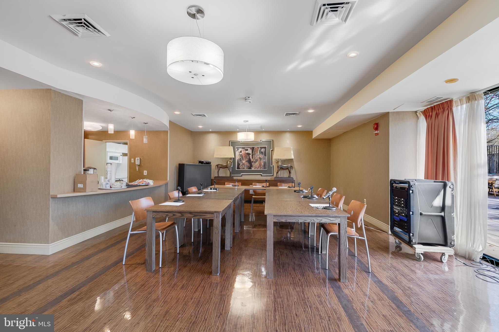 4620 N Park Ave #211e