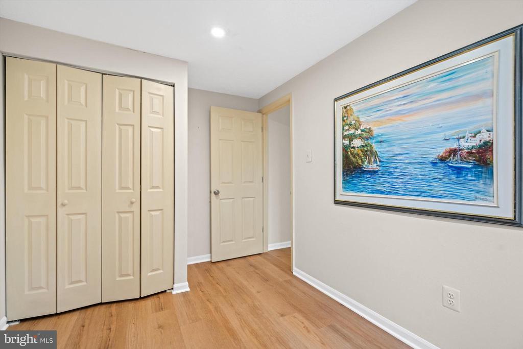 1 Teaneck Ct