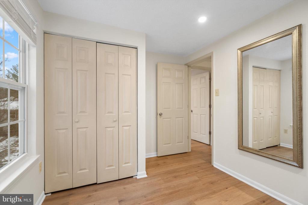 1 Teaneck Ct