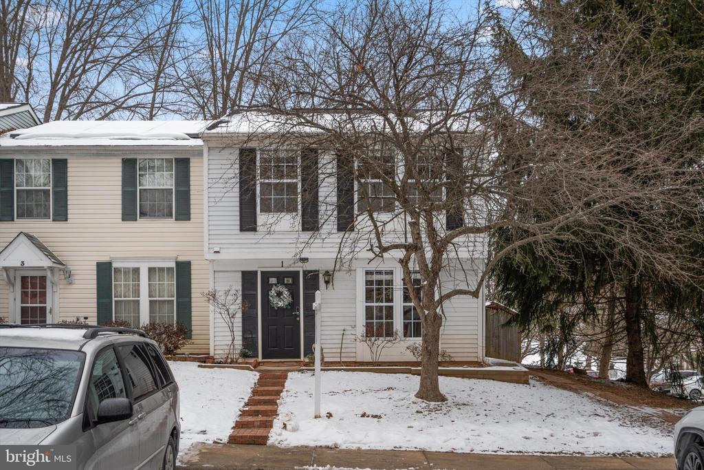 1 Teaneck Ct