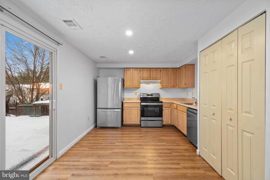 1 Teaneck Ct