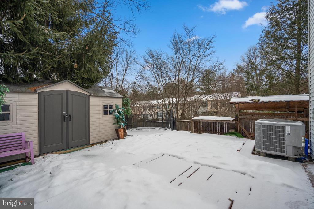 1 Teaneck Ct