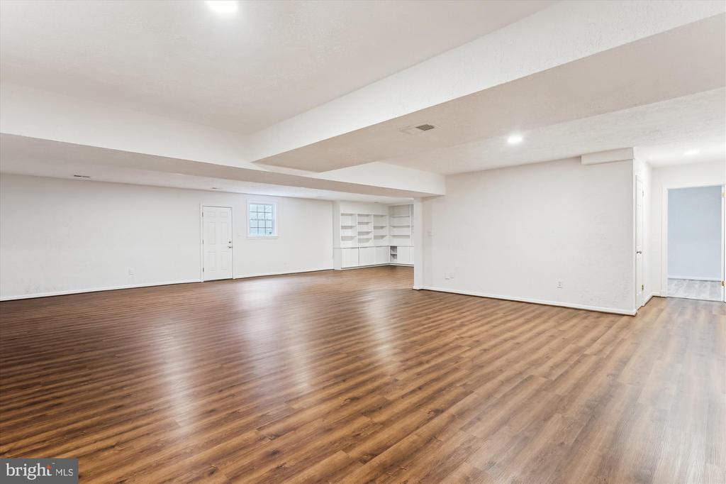 9801 Hall Rd