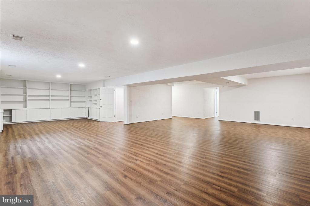 9801 Hall Rd