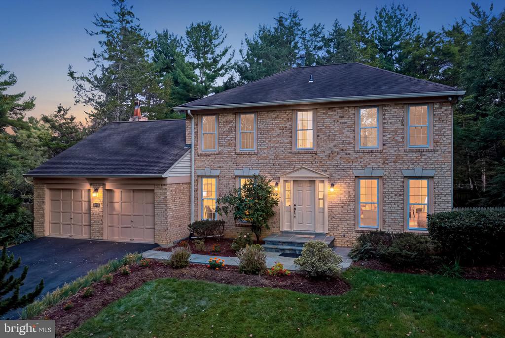 1102 BETTSTRAIL WAY