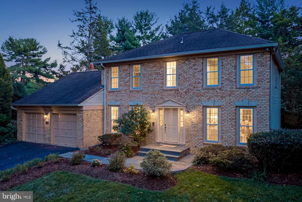 1102 BETTSTRAIL WAY
