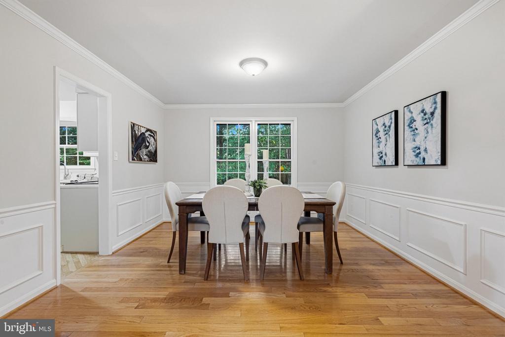 1102 BETTSTRAIL WAY