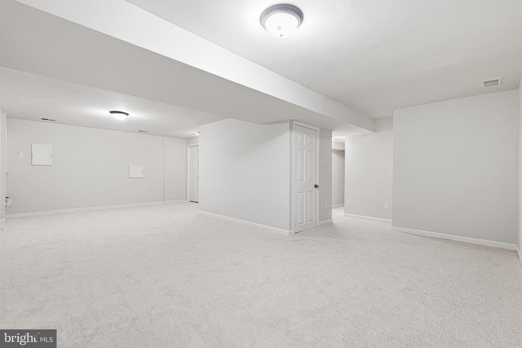 1102 BETTSTRAIL WAY