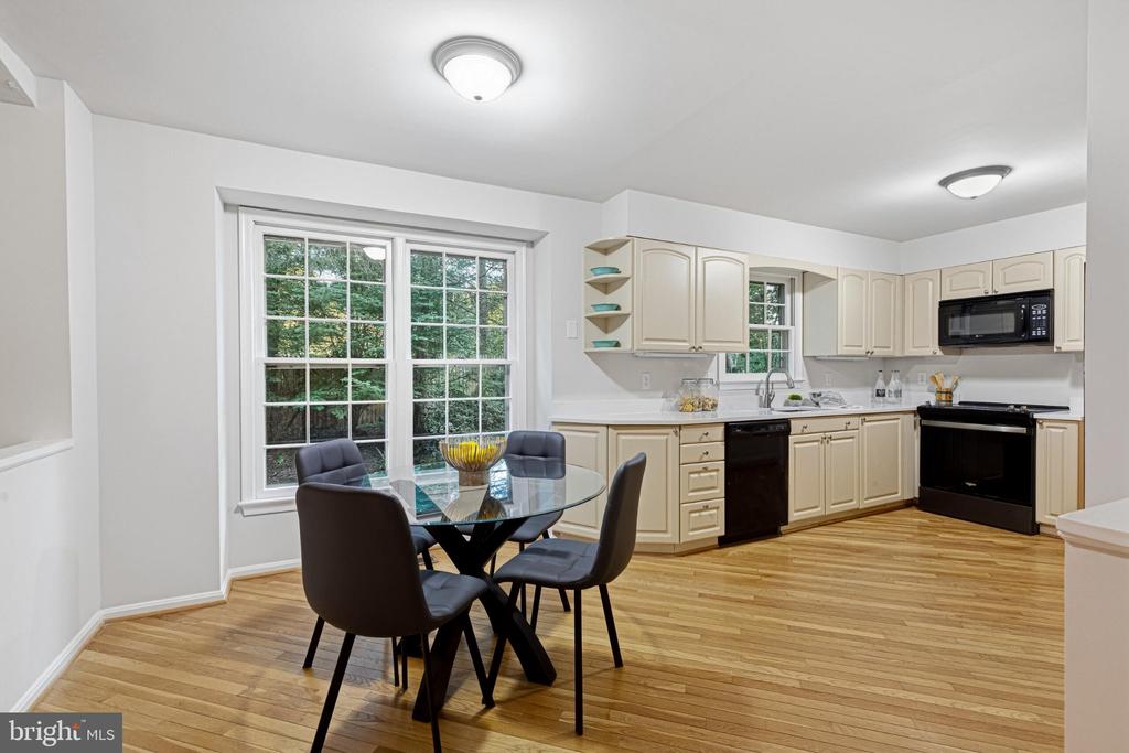1102 BETTSTRAIL WAY