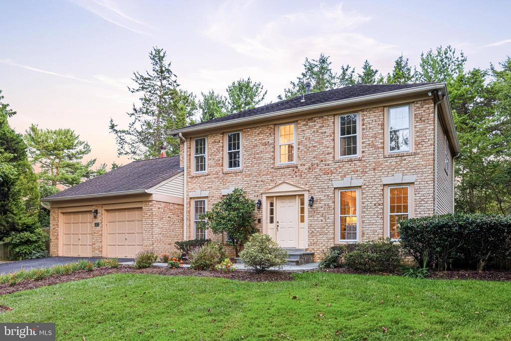 1102 BETTSTRAIL WAY