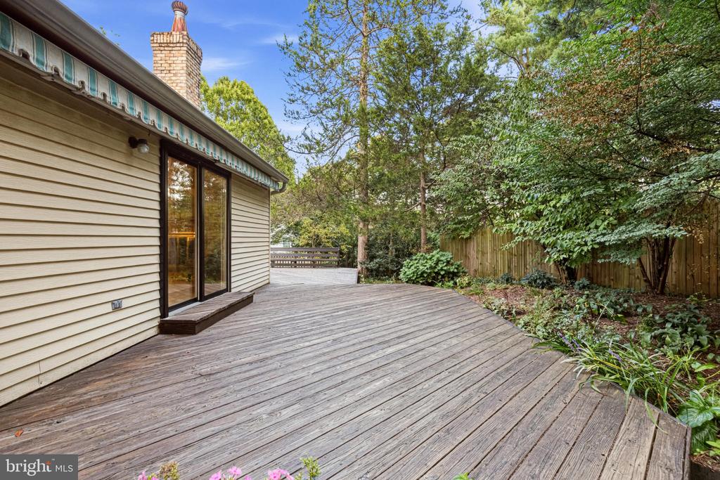 1102 BETTSTRAIL WAY