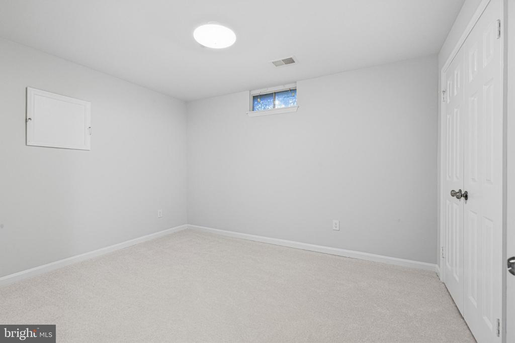 1102 BETTSTRAIL WAY