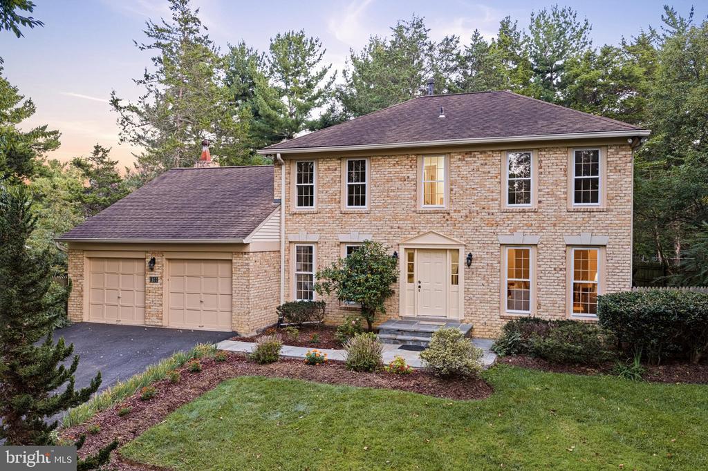 1102 BETTSTRAIL WAY