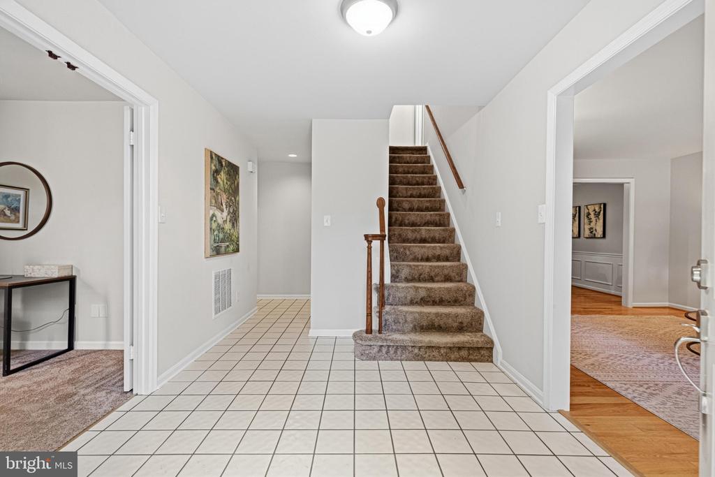 1102 BETTSTRAIL WAY