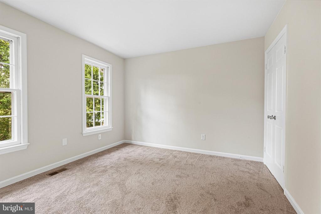 1102 BETTSTRAIL WAY
