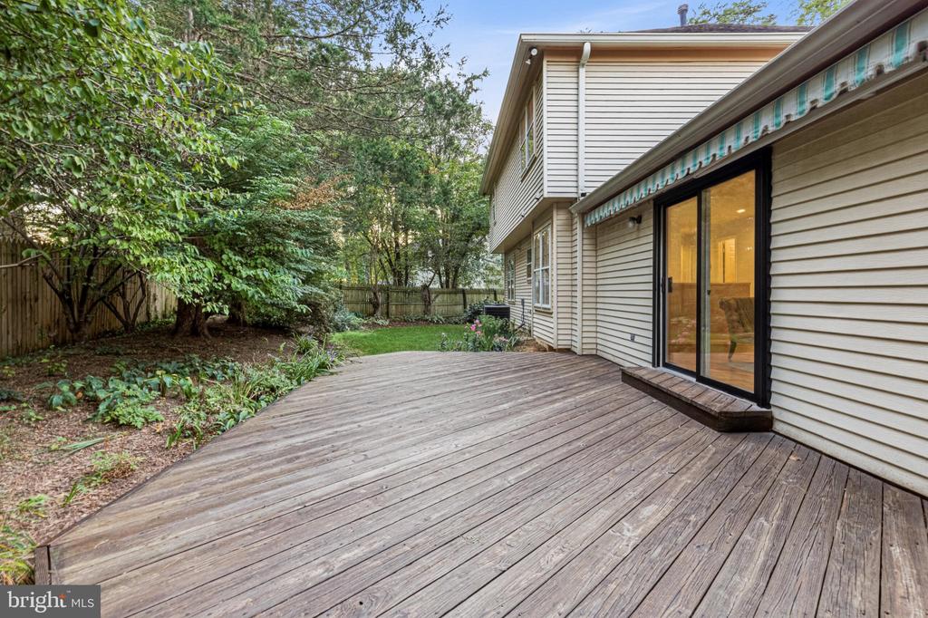 1102 BETTSTRAIL WAY