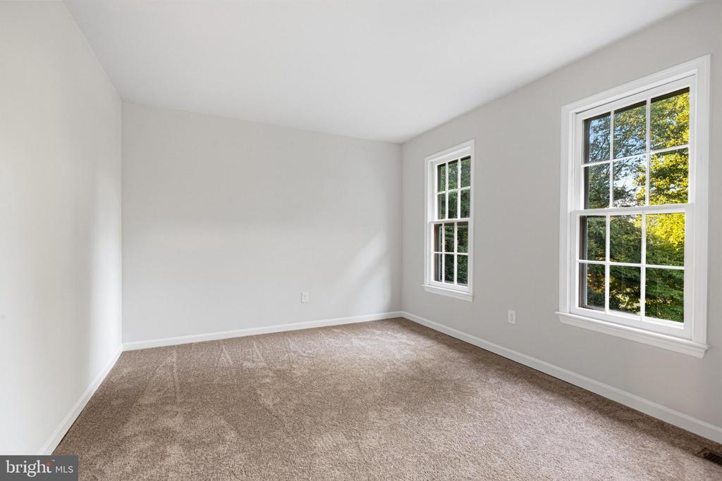 1102 BETTSTRAIL WAY