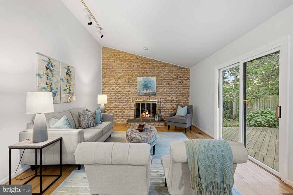 1102 BETTSTRAIL WAY