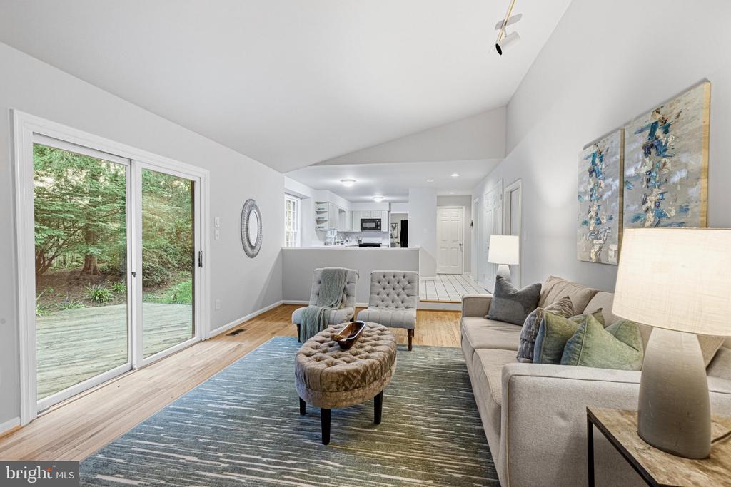1102 BETTSTRAIL WAY