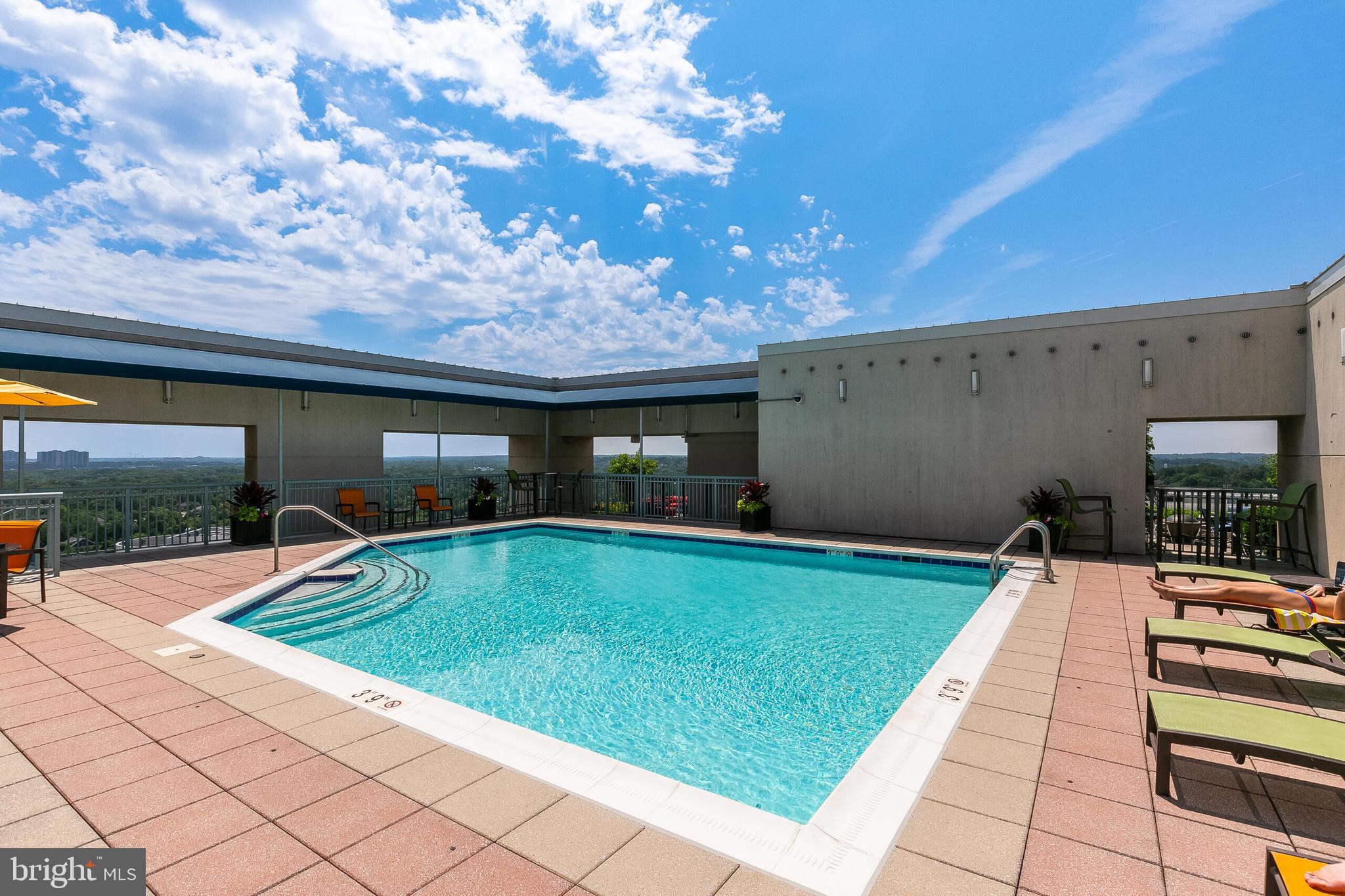 851 N Glebe Rd #1413