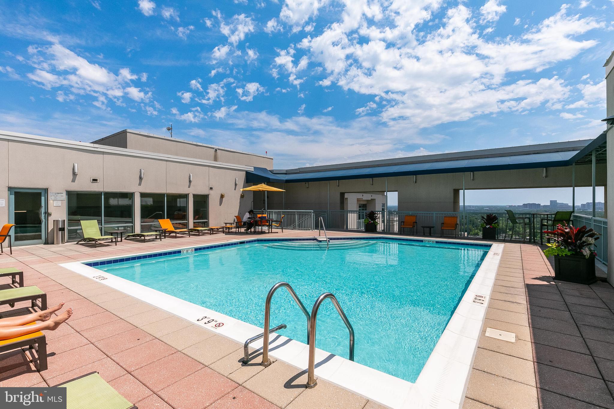 851 N Glebe Rd #1413