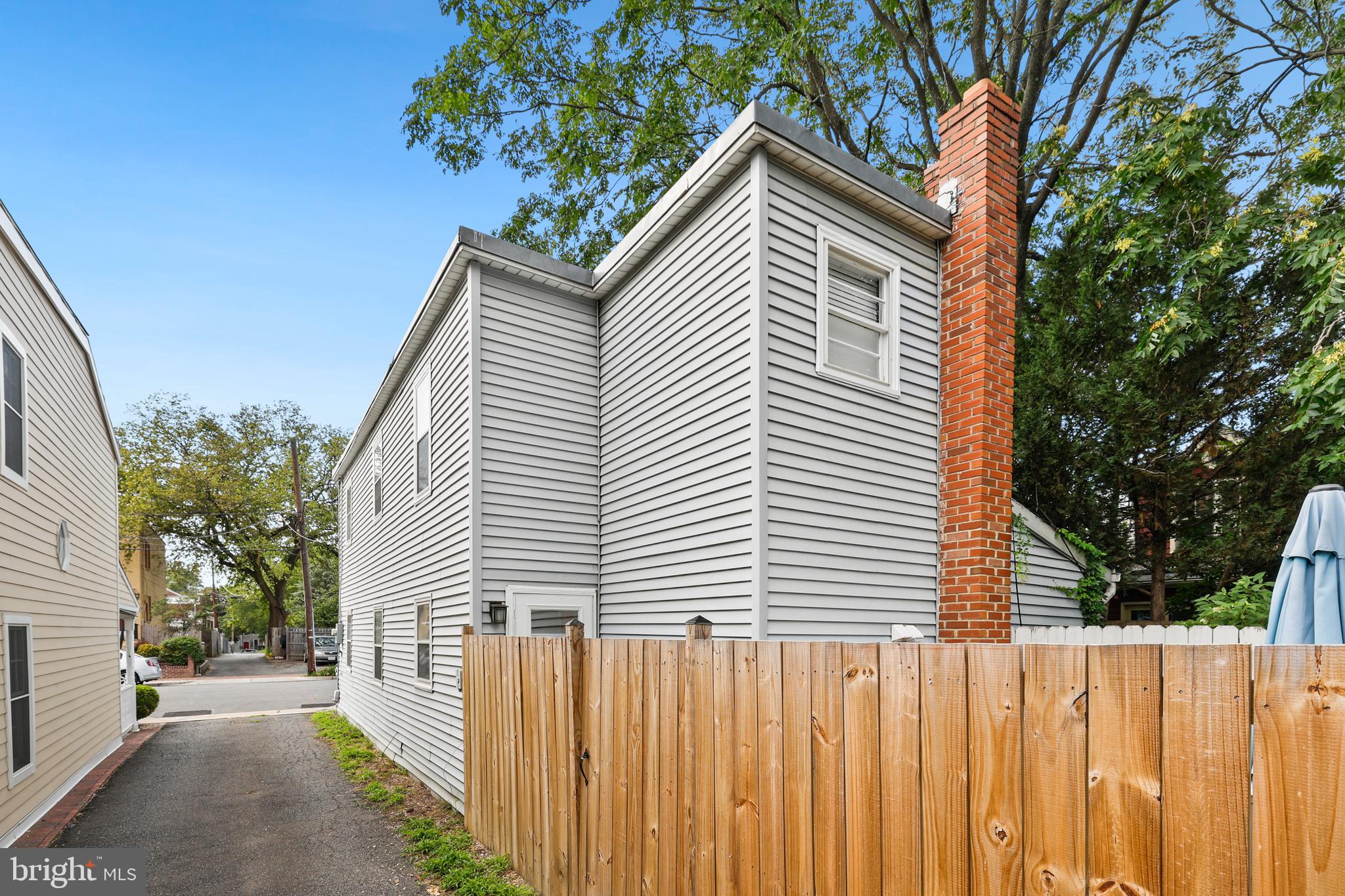 323 N Fayette STREET