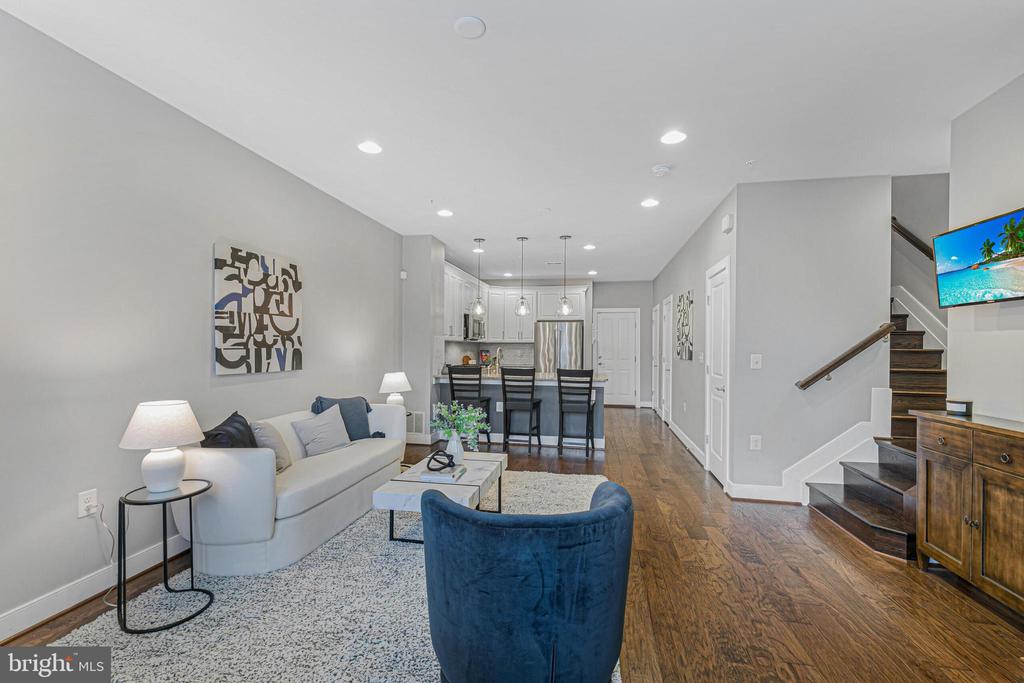 2406 Main Line Blvd #101