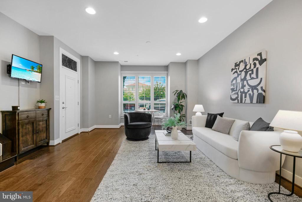 2406 Main Line Blvd #101