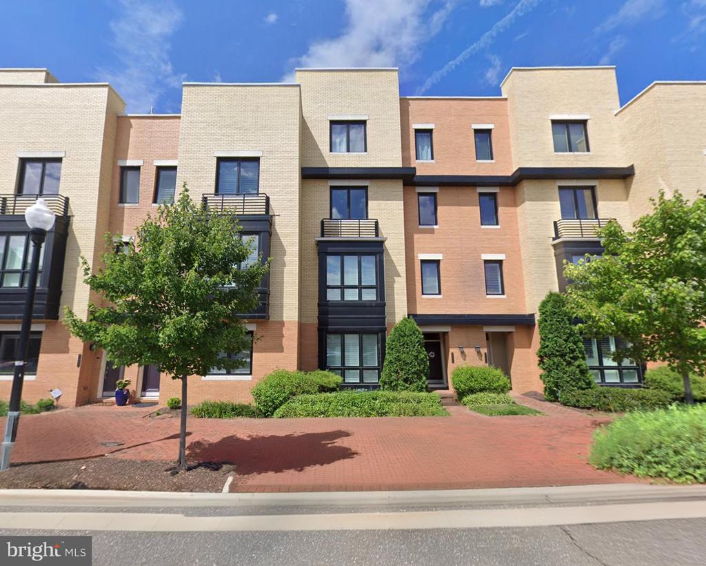 2406 Main Line Blvd #101