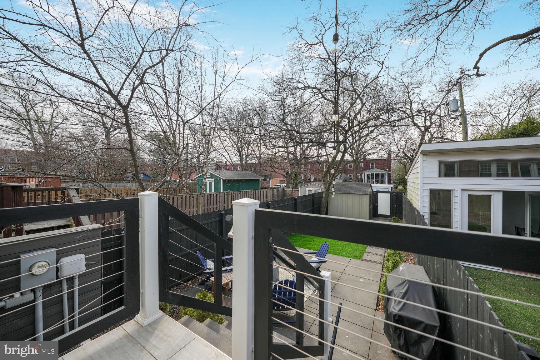 525 E Nelson Ave