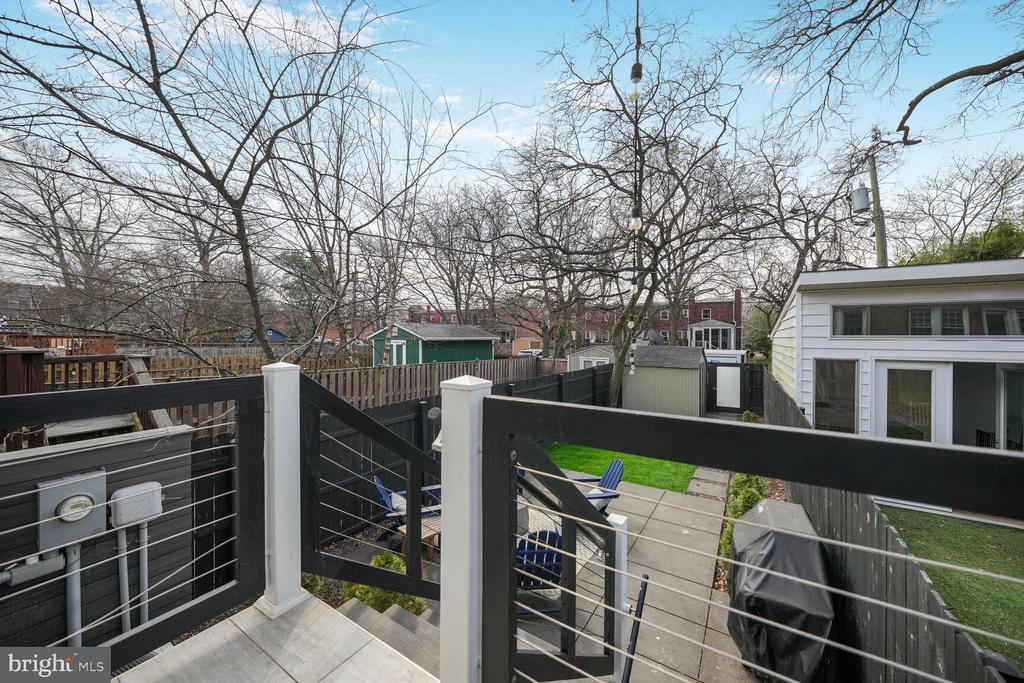 525 E Nelson Ave