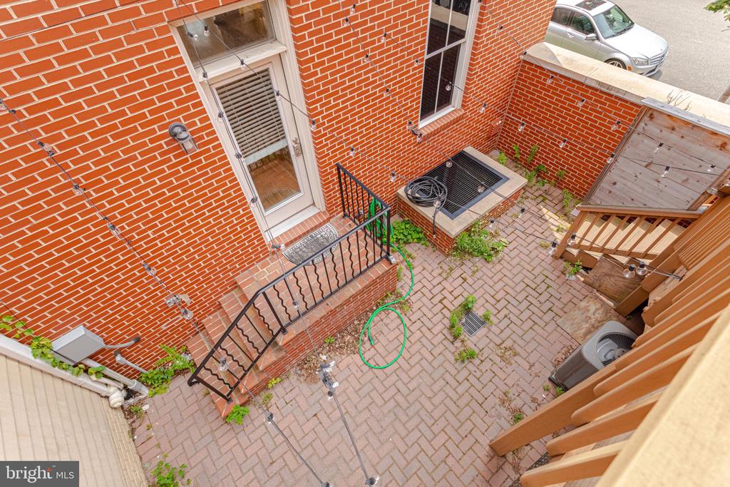 738 BLUEMONT AVE