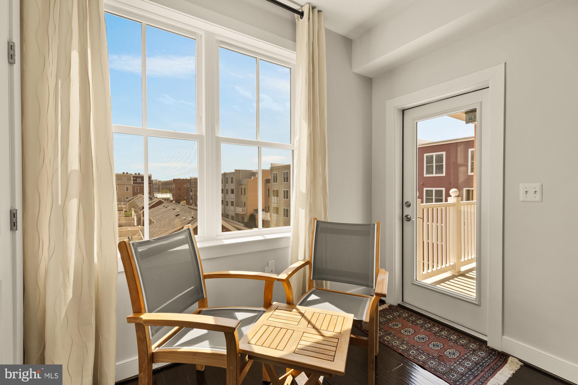 619 MCKENZIE AVENUE 102