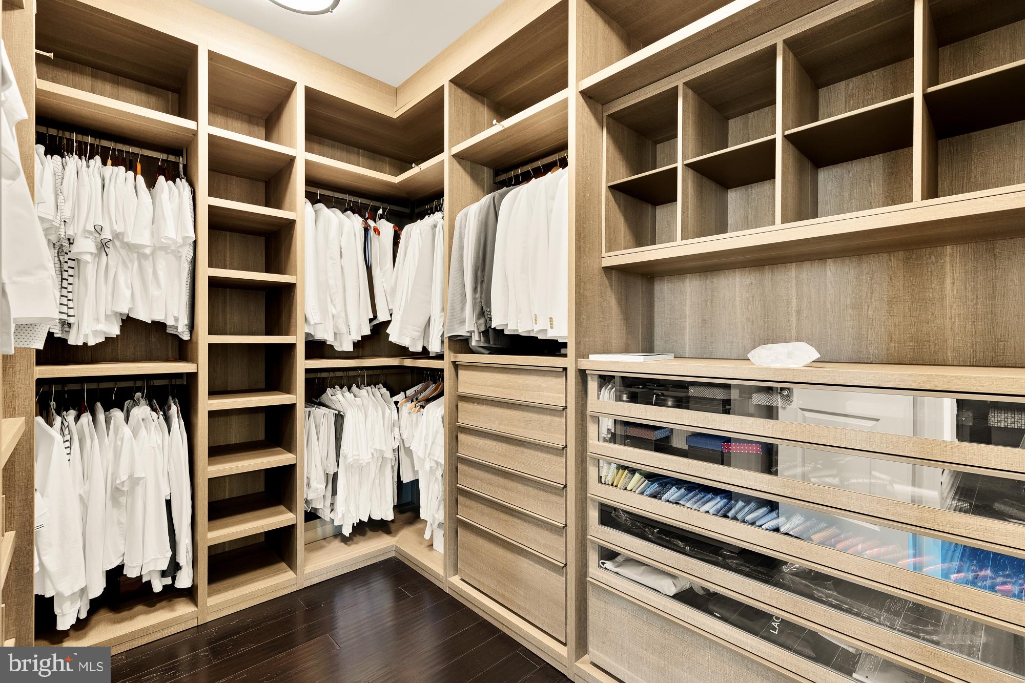 619 MCKENZIE AVENUE 102