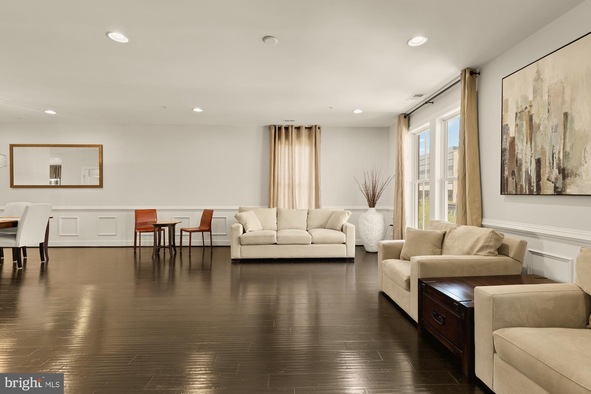 619 MCKENZIE AVENUE 102